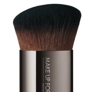 MAKE UP FOR EVER BUFFING FOUNDATION BRUSH - 112 Artisan Brush
